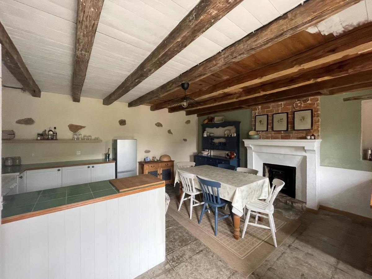 Beautiful Cottage With Private Plunge Pool/Hot Tub - 40 Mins From Puy Du Fou La Chapelle-Saint-Etienne Bagian luar foto